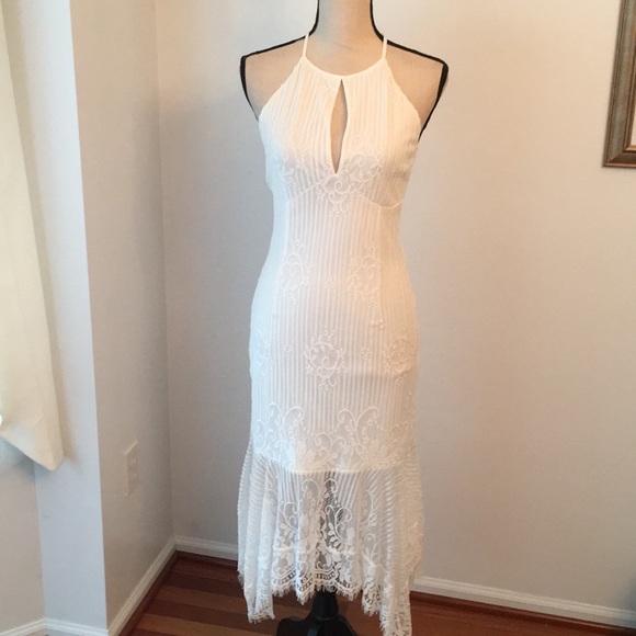 VENUS Dresses & Skirts - Venus gorgeous lacy dress